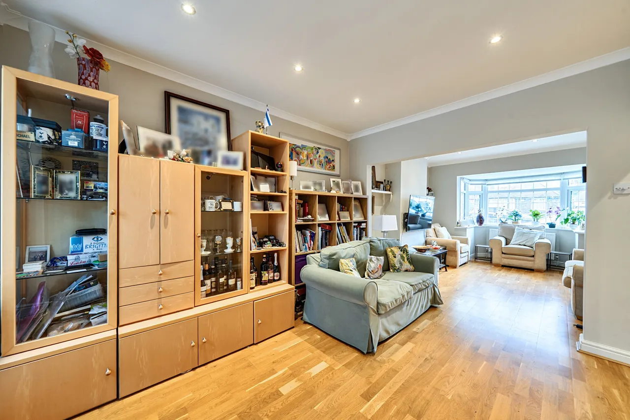 Chartley Avenue, Stanmore, HA7, photo 3