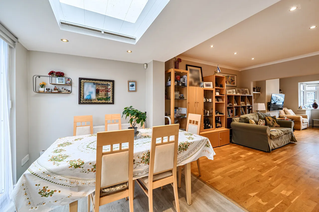 Chartley Avenue, Stanmore, HA7, photo 4