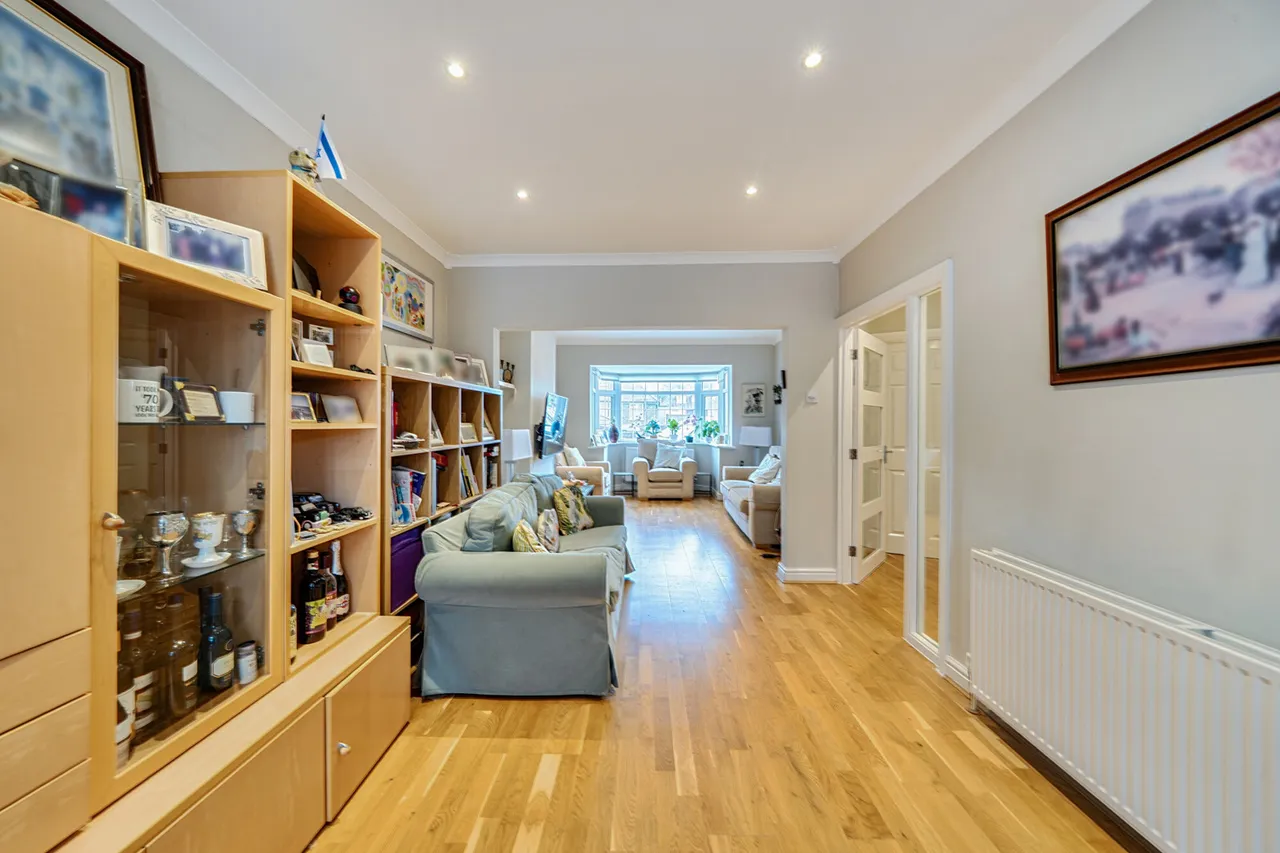 Chartley Avenue, Stanmore, HA7, photo 17