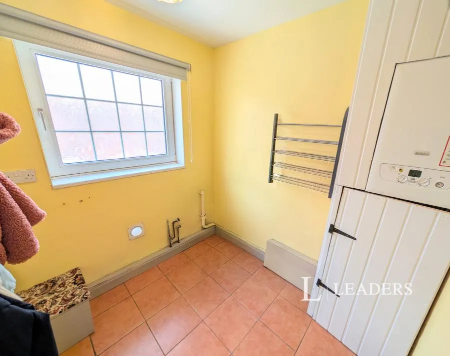 Wheatfield Way, Sutton-in-Ashfield, NG17, photo 6