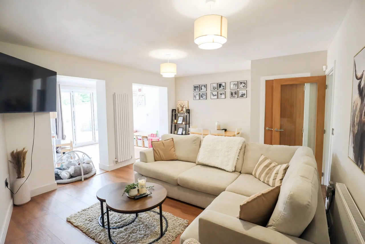 Nuthatch Road, Calne, photo 14