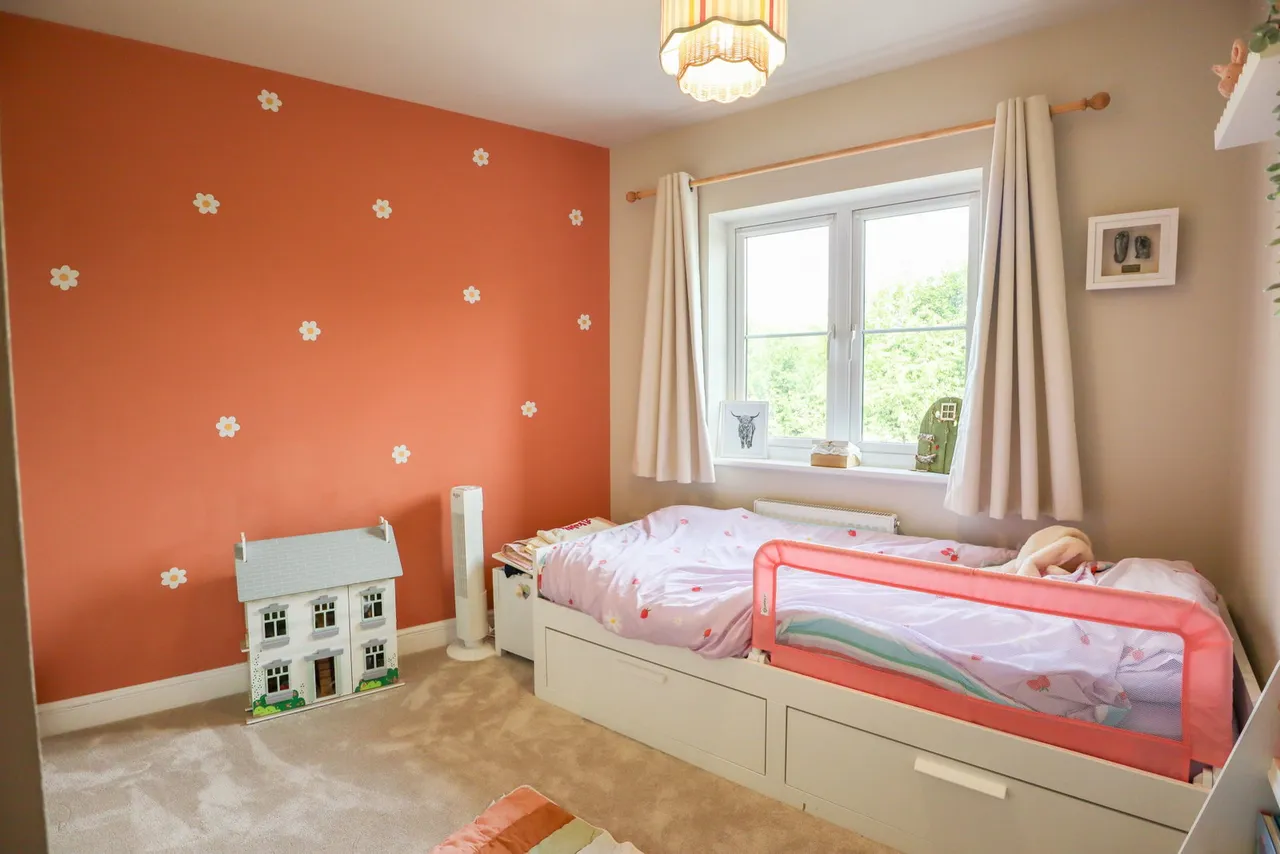Nuthatch Road, Calne, photo 11