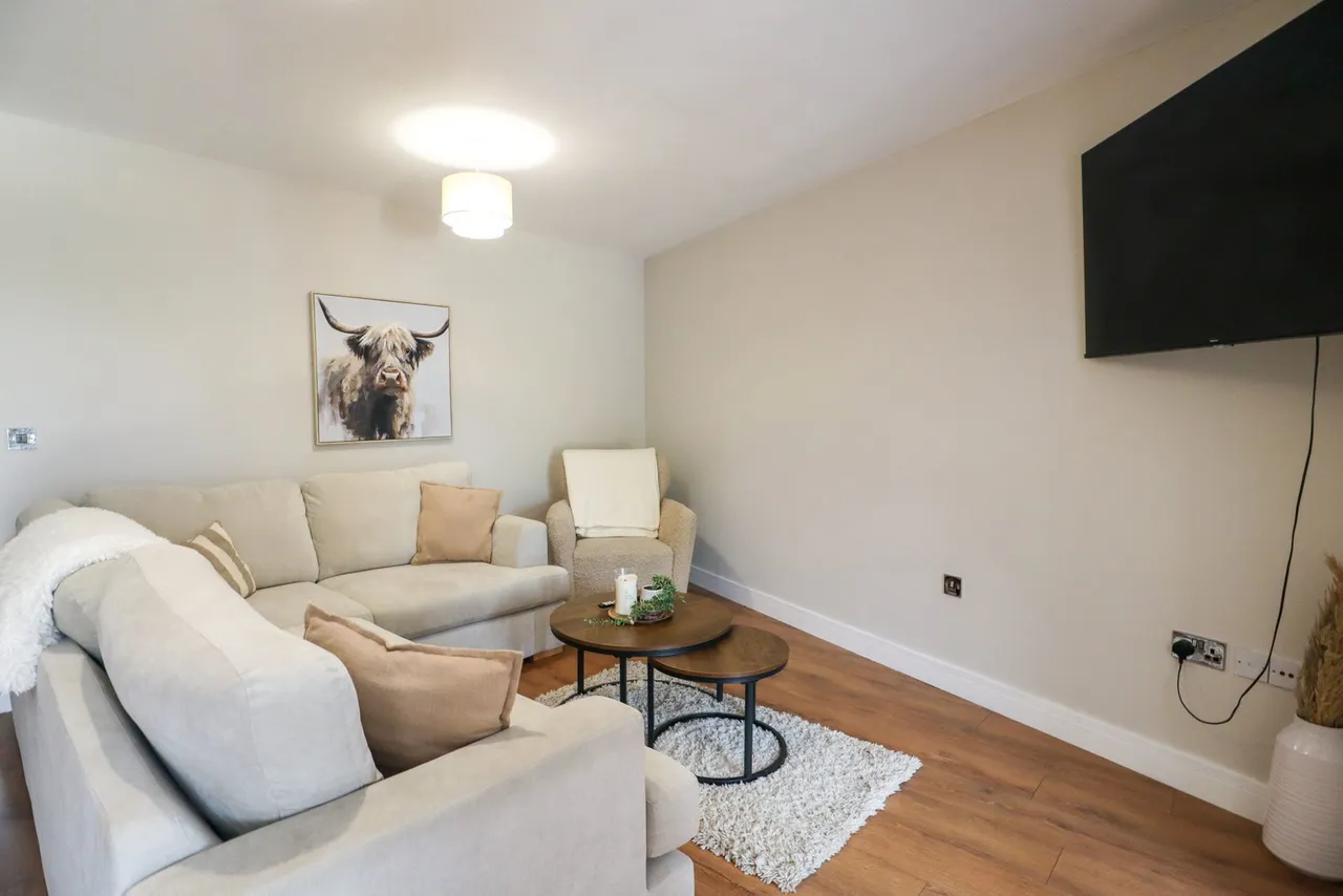 Nuthatch Road, Calne, photo 17