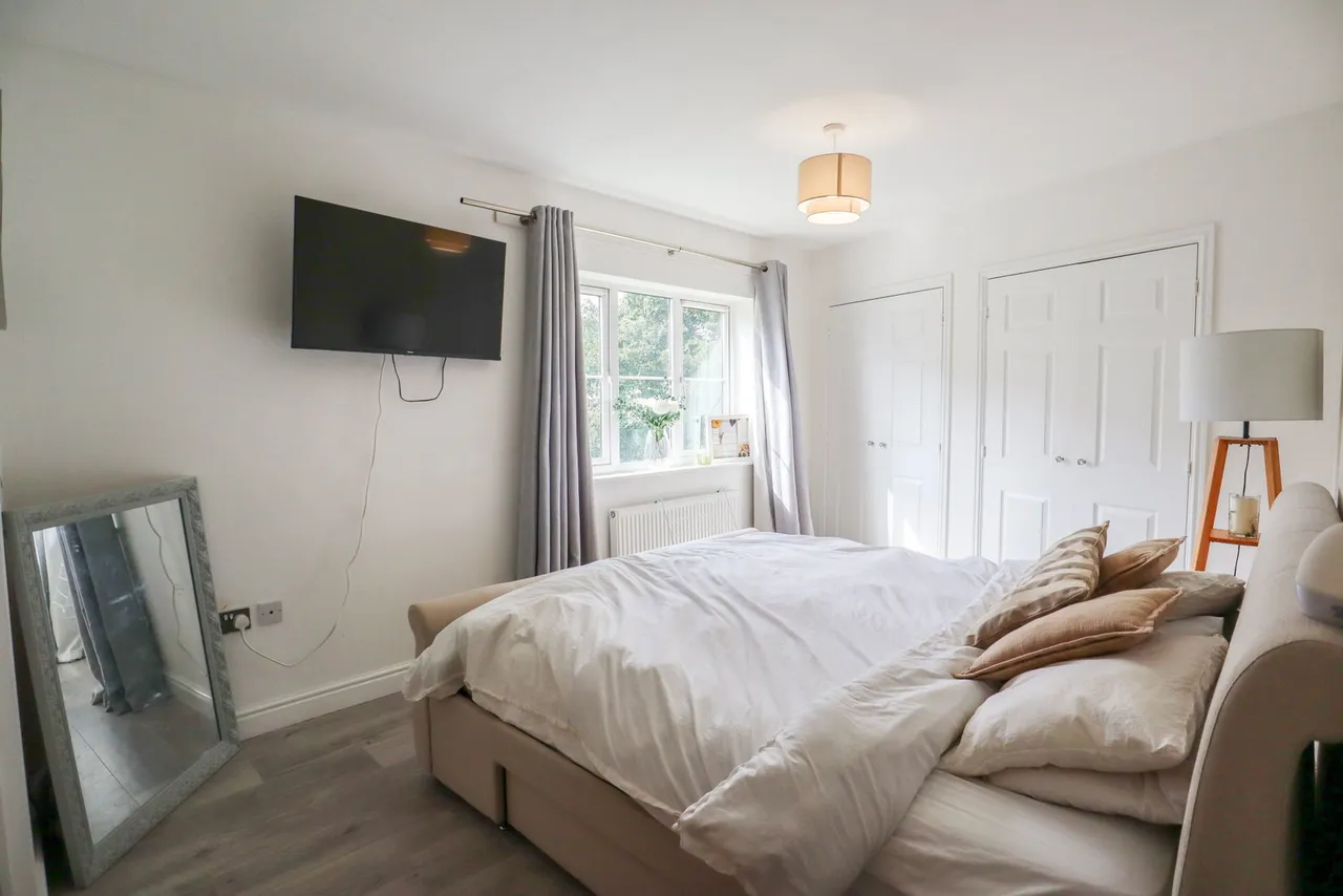 Nuthatch Road, Calne, photo 5