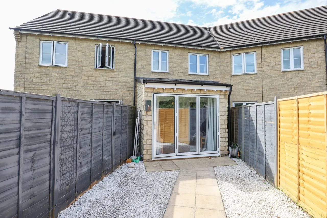Nuthatch Road, Calne, photo 13