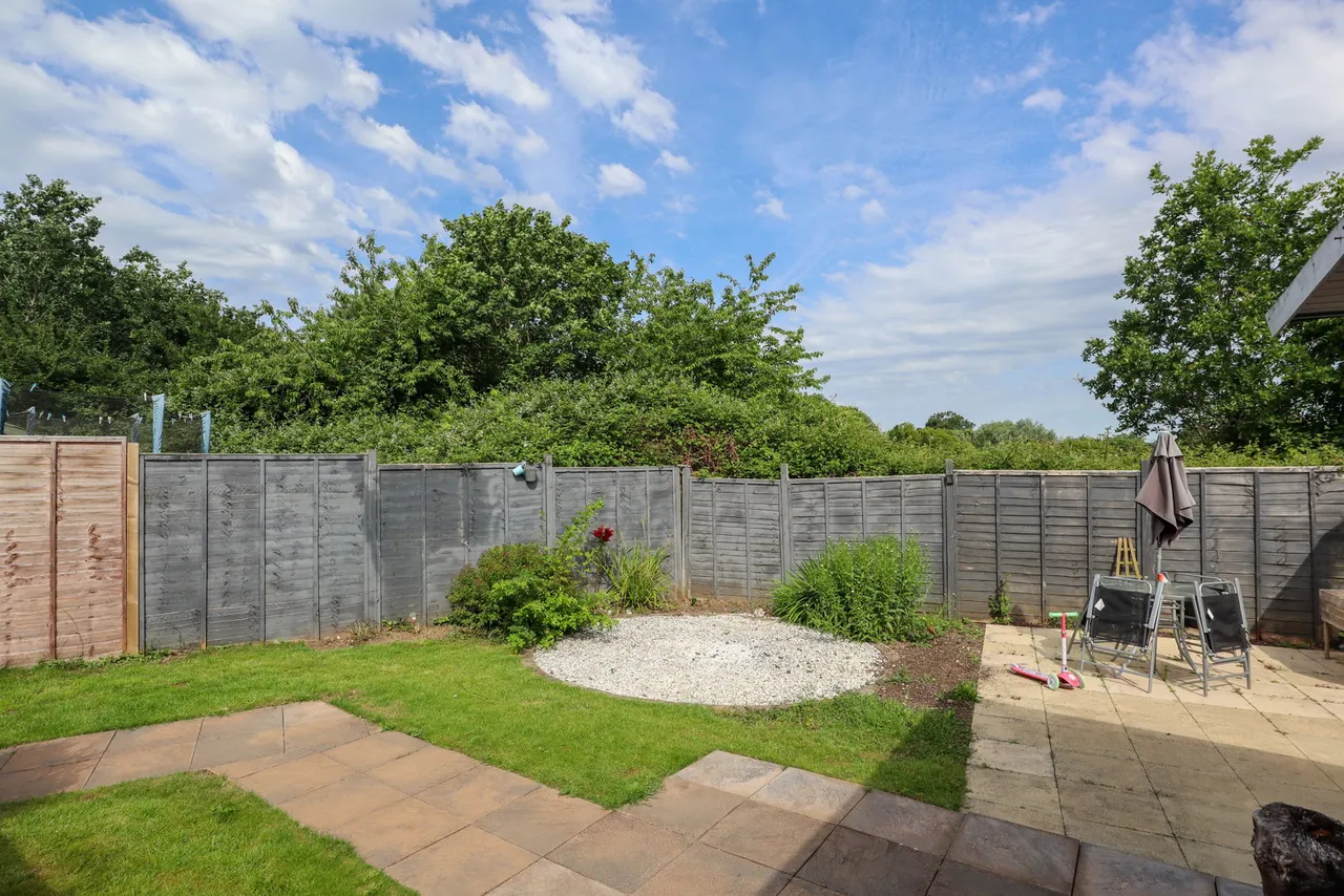 Nuthatch Road, Calne, photo 18