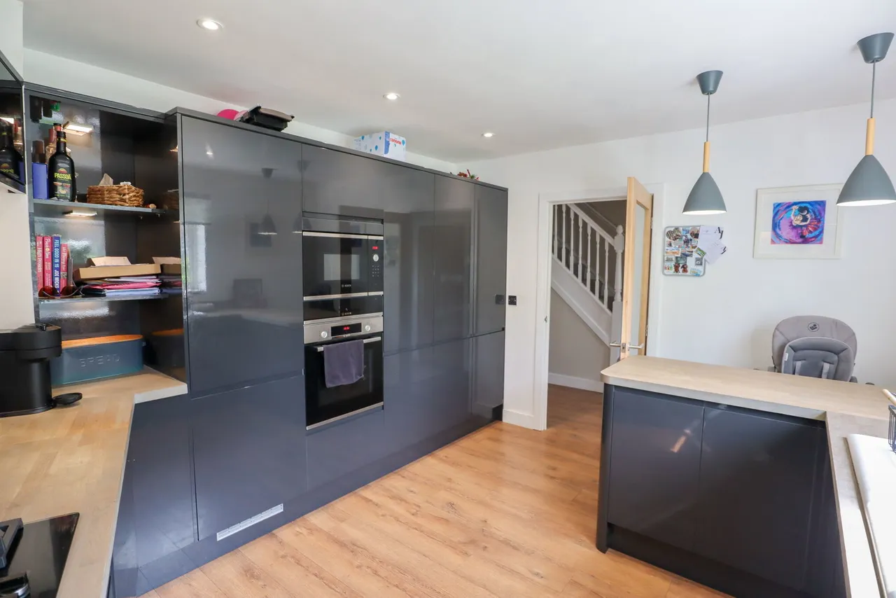 Nuthatch Road, Calne, photo 7