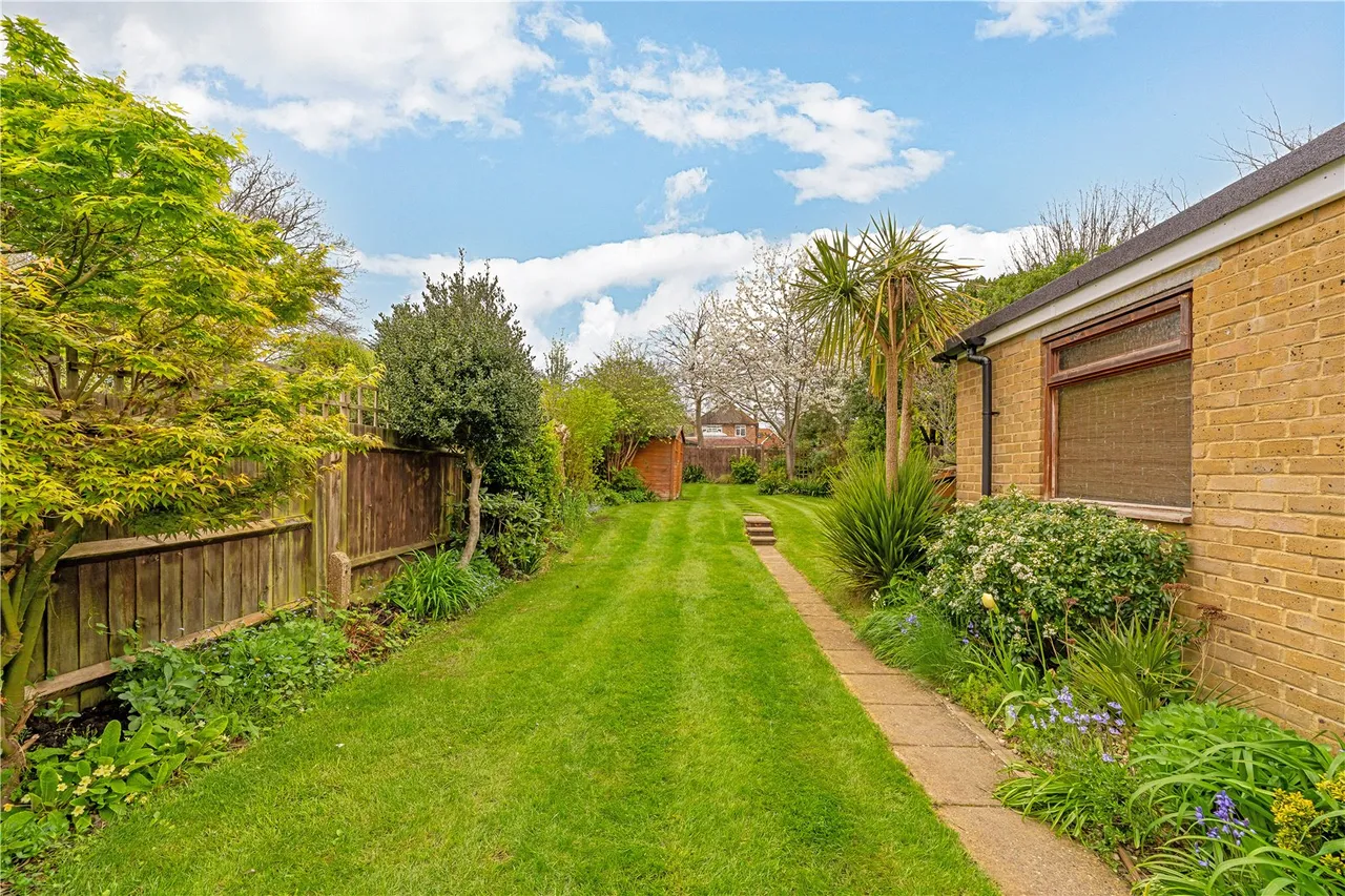 St James Avenue, Hampton, TW12 1HN, photo 15