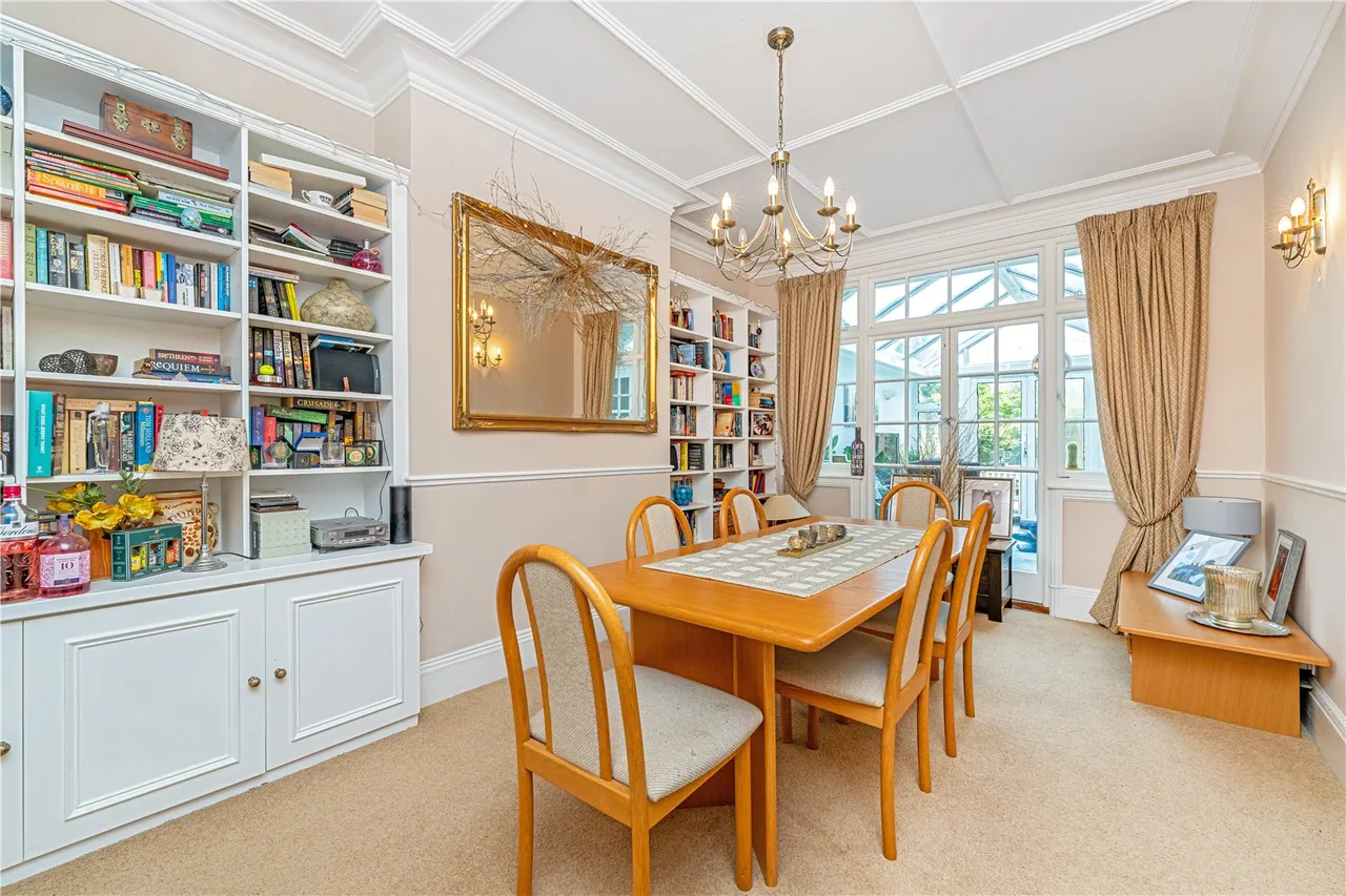St James Avenue, Hampton, TW12 1HN, photo 3
