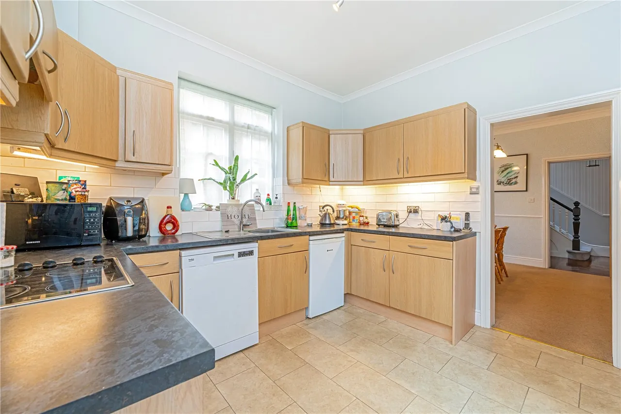 St James Avenue, Hampton, TW12 1HN, photo 5