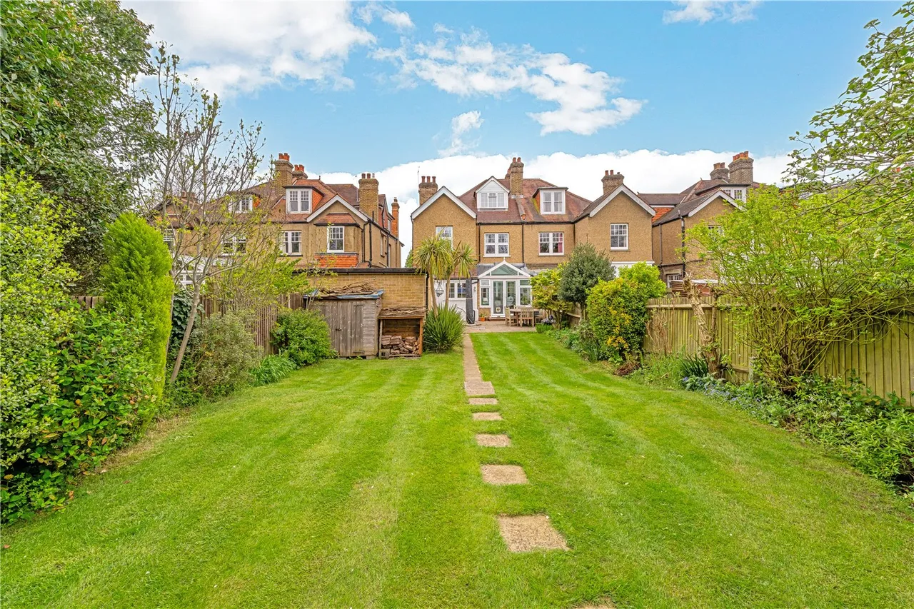 St James Avenue, Hampton, TW12 1HN, photo 2