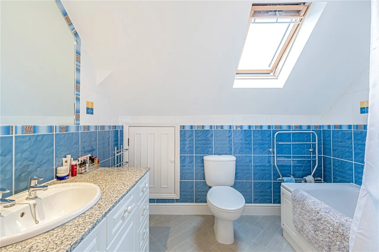 St James Avenue, Hampton, TW12 1HN, photo 14
