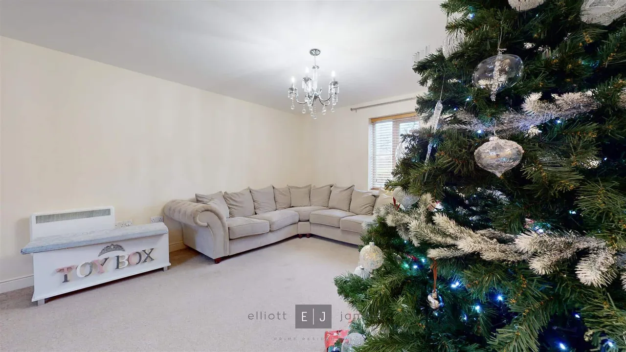 College Close, Loughton, photo 5