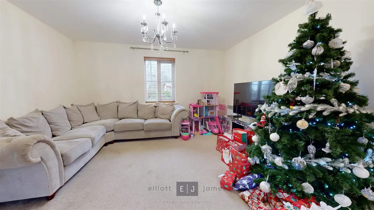 College Close, Loughton, photo 3