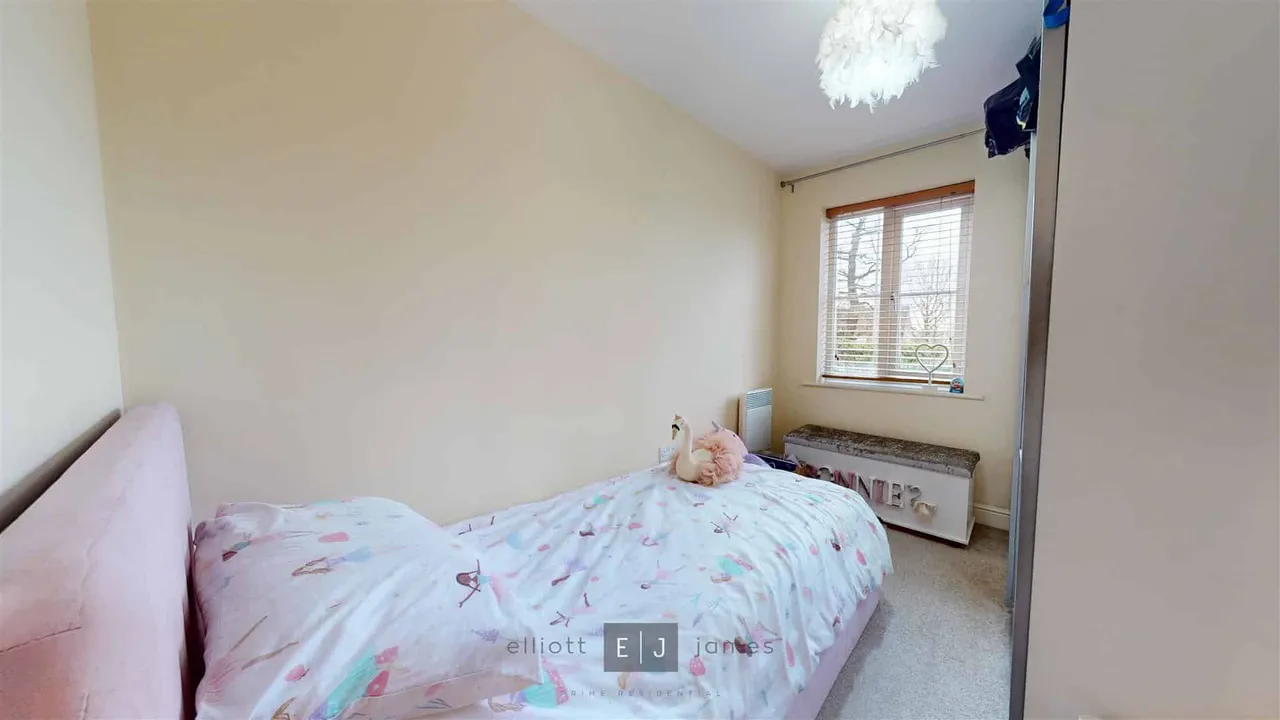 College Close, Loughton, photo 10