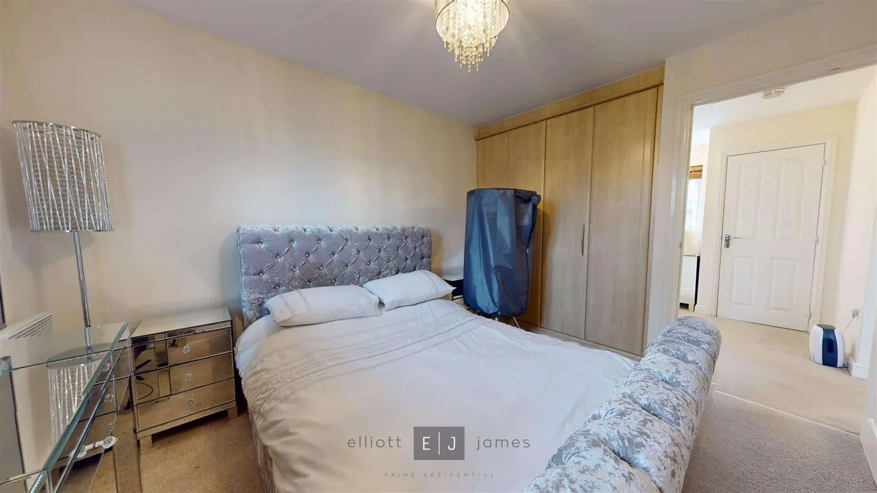 College Close, Loughton, photo 8