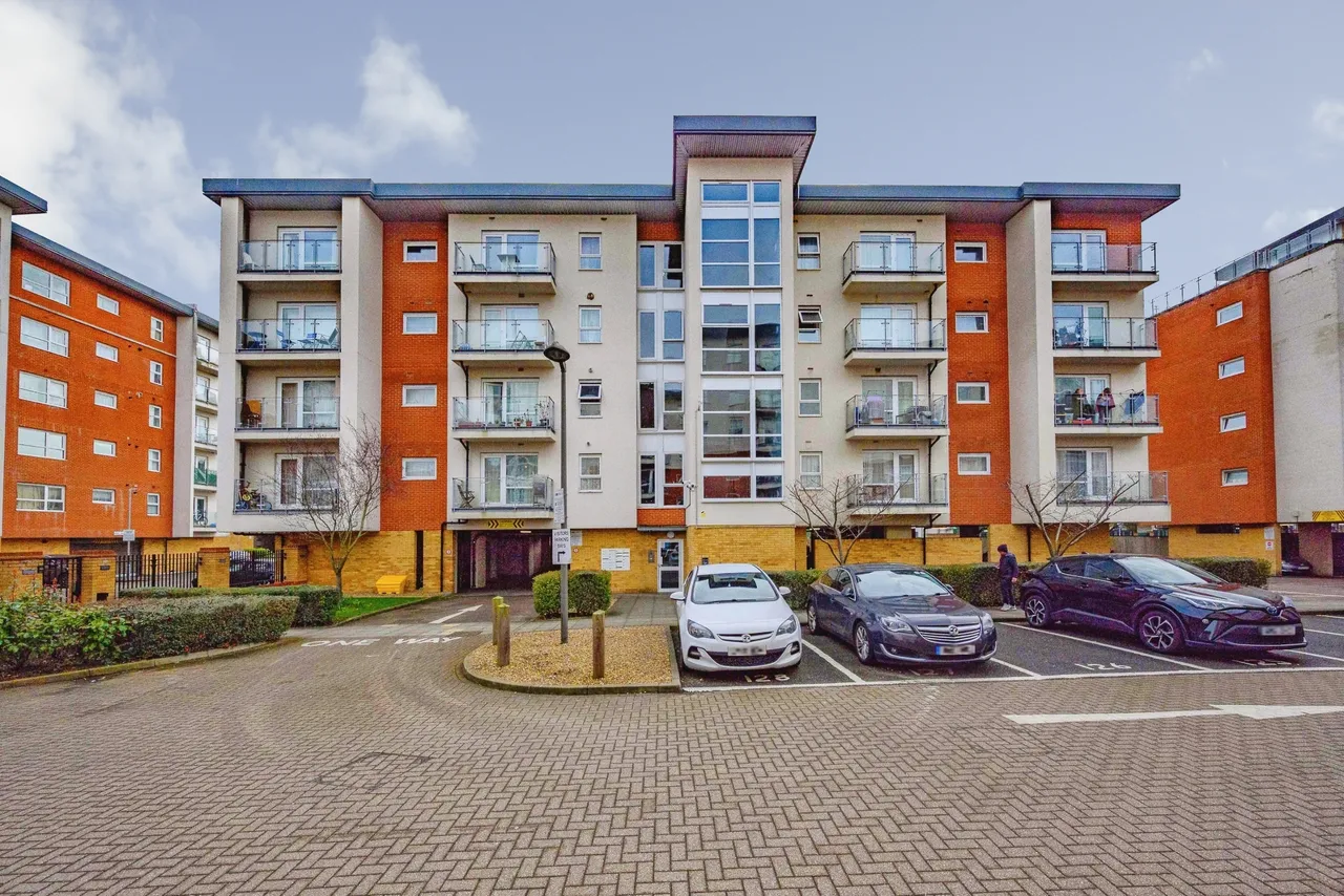2 bed flat for sale, Clarkson Court, Hatfield, AL10