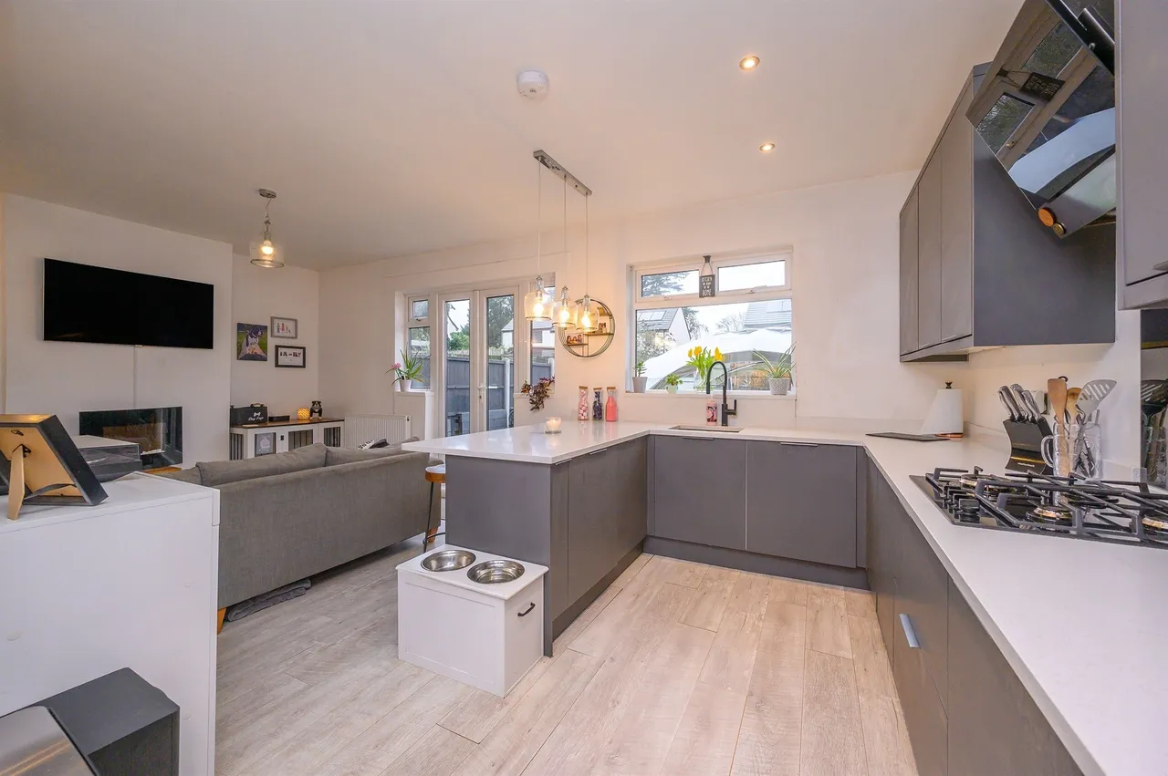 Alexandra Road, Kettering, NN14, photo 2
