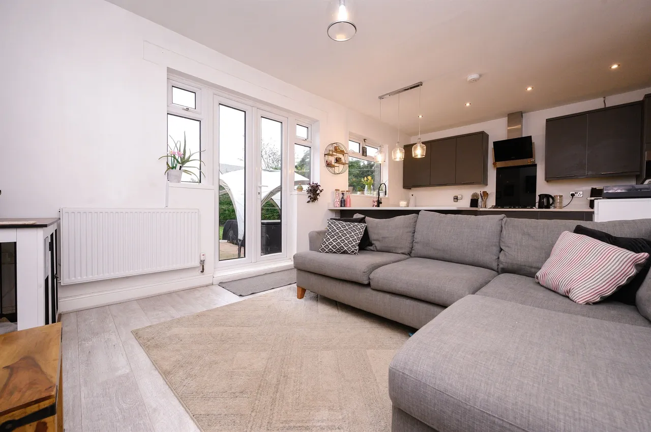 Alexandra Road, Kettering, NN14, photo 5