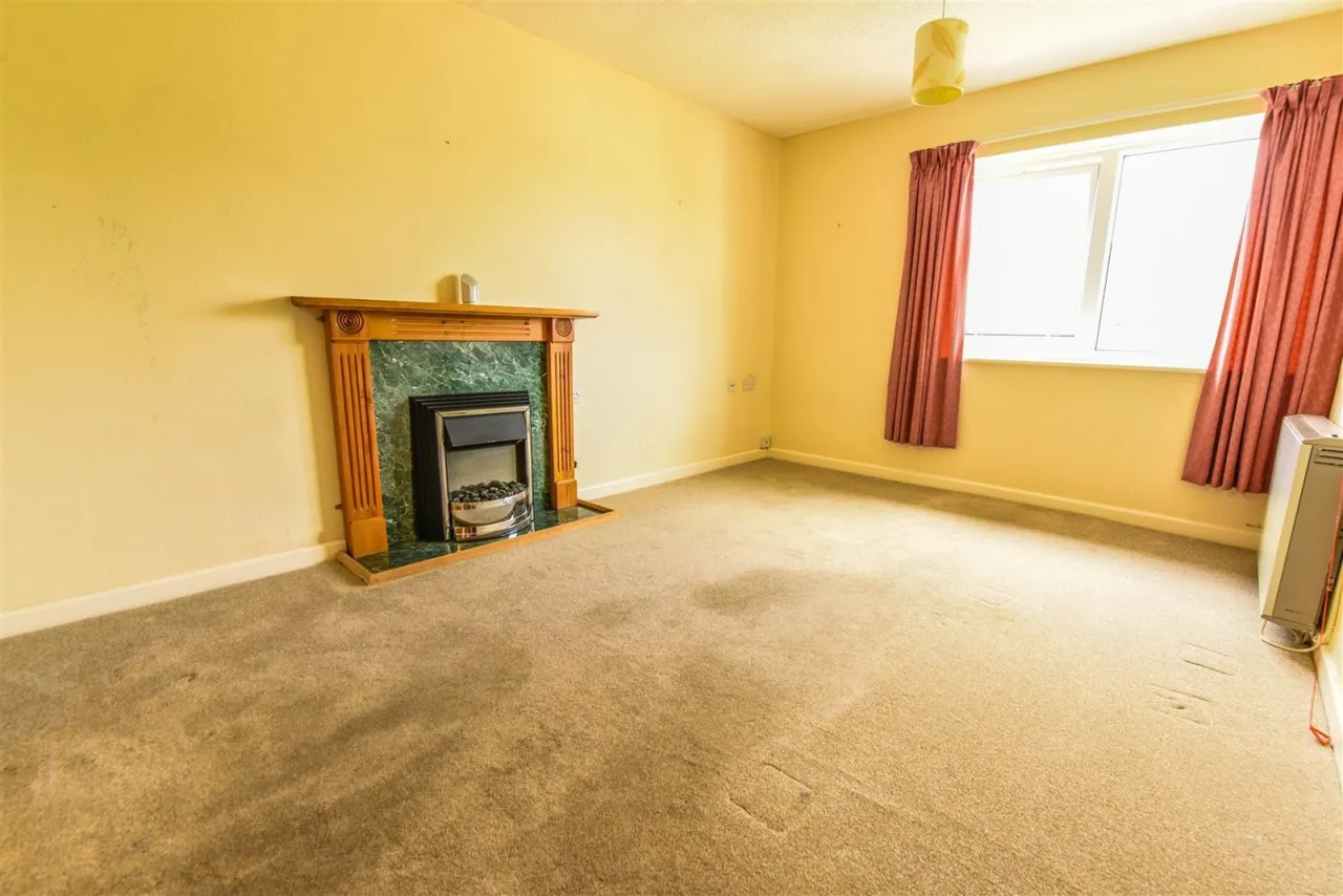 Champions Court, Dursley, GL11, photo 3