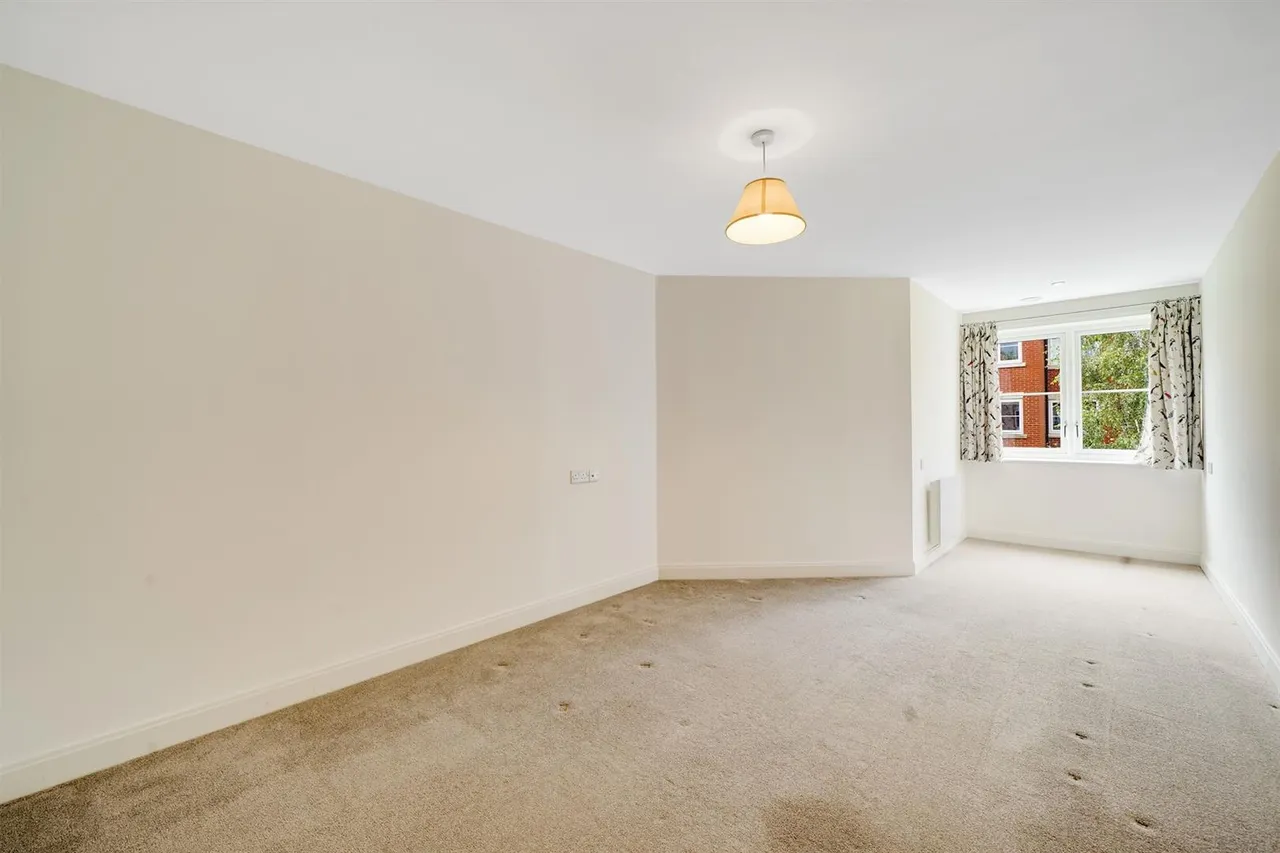 Churchfield Road, Walton-On-Thames, KT12, photo 9