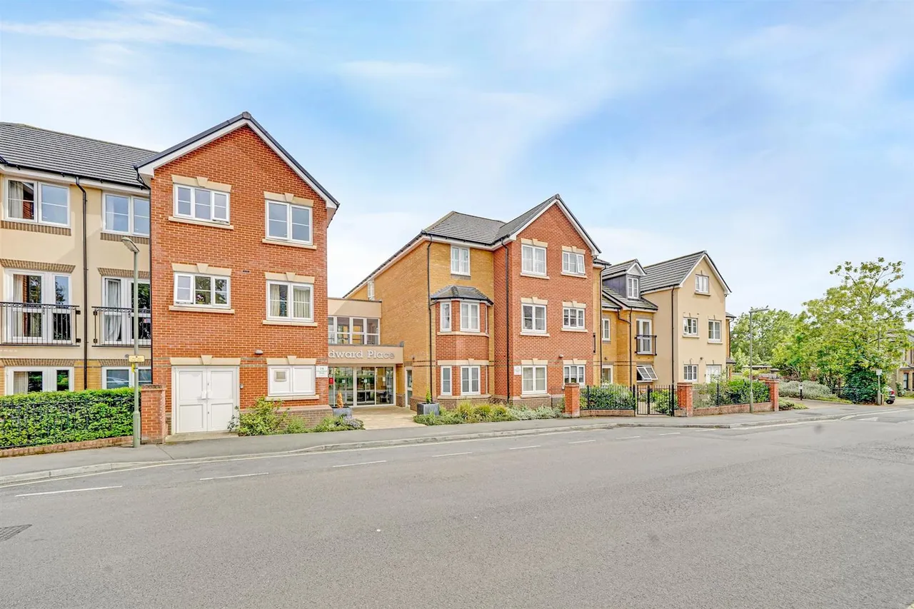 Churchfield Road, Walton-On-Thames, KT12, photo 14
