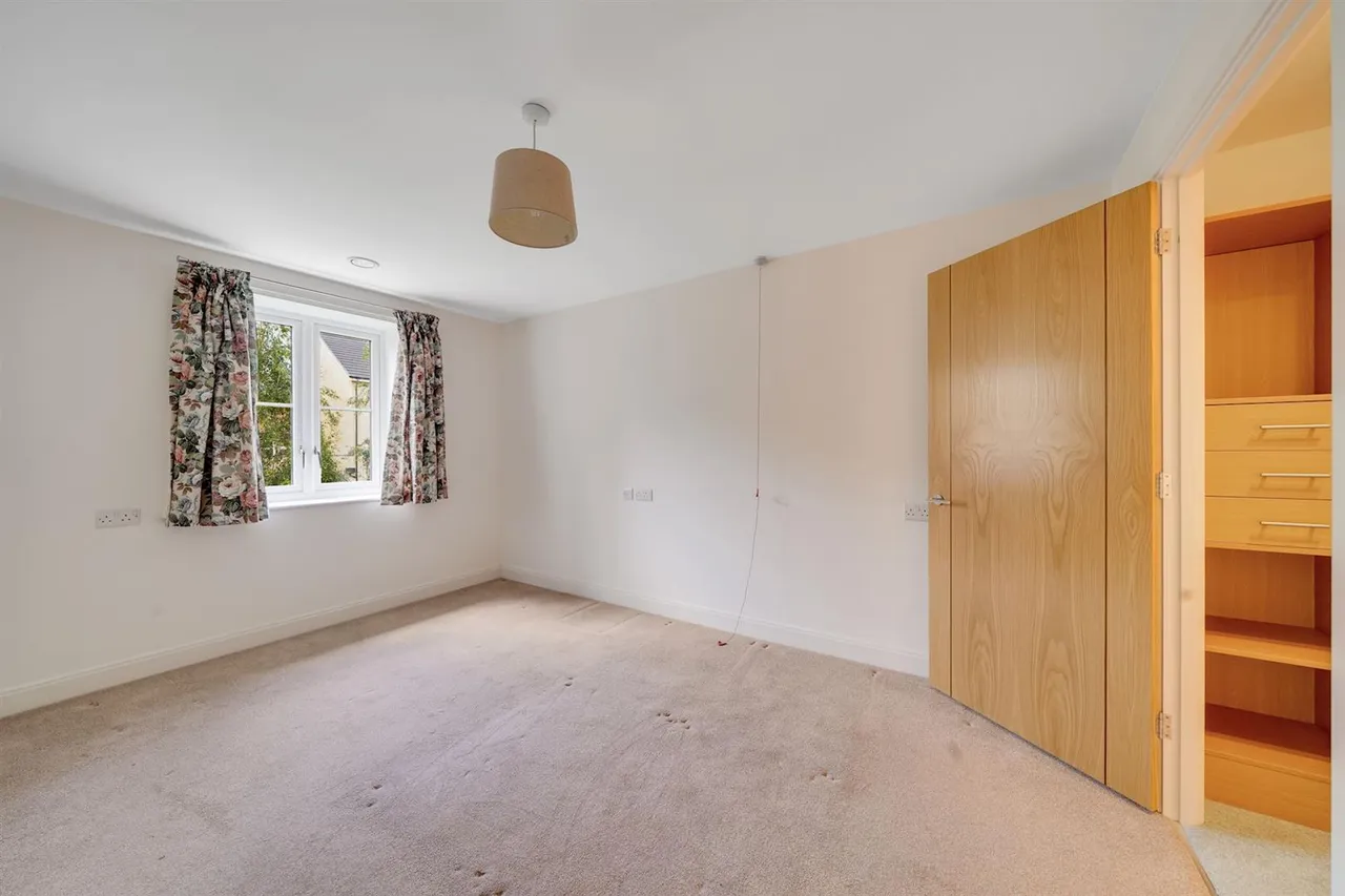 Churchfield Road, Walton-On-Thames, KT12, photo 6