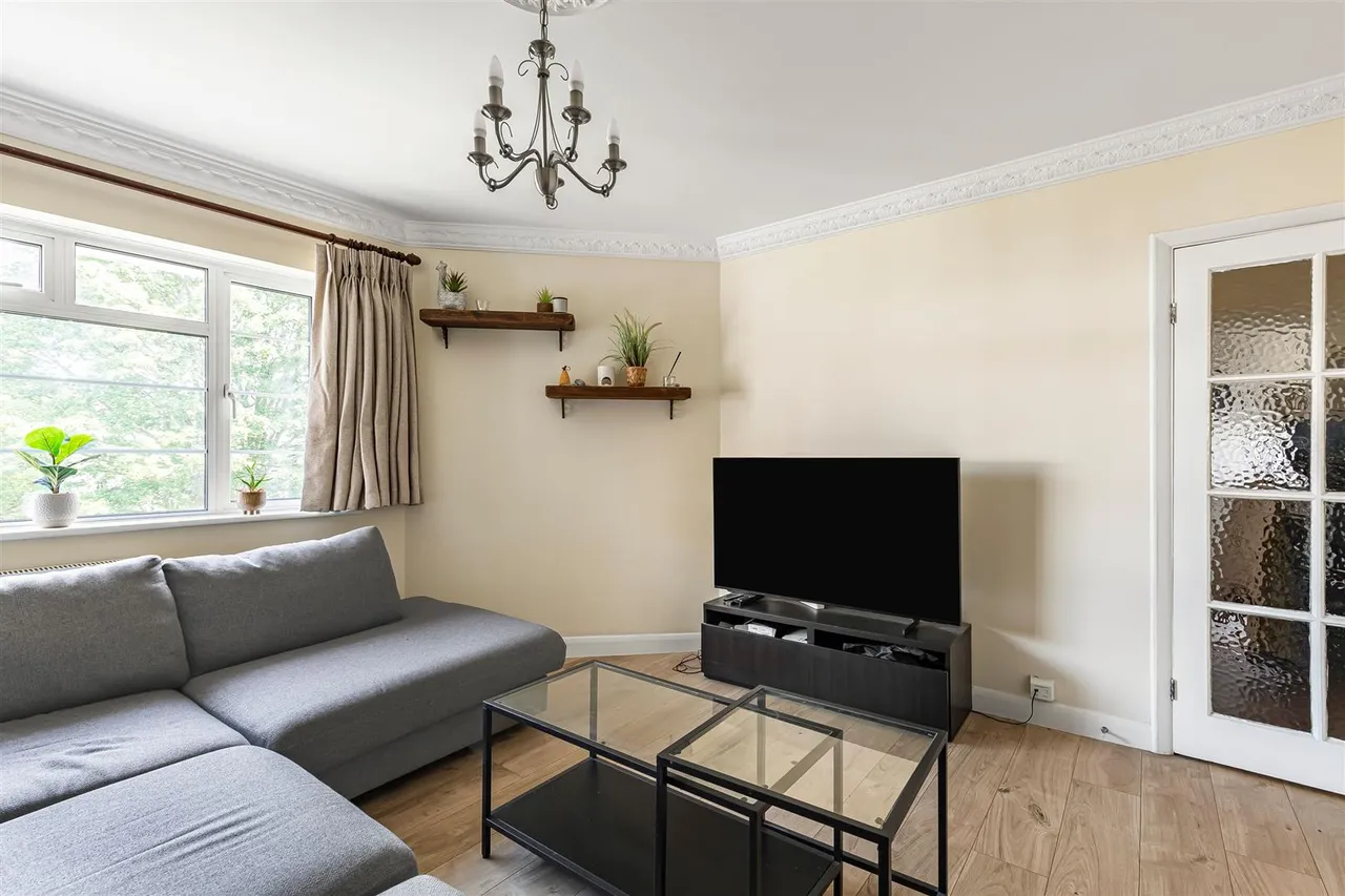 St Leonards Court, East Sheen, SW14, photo 4