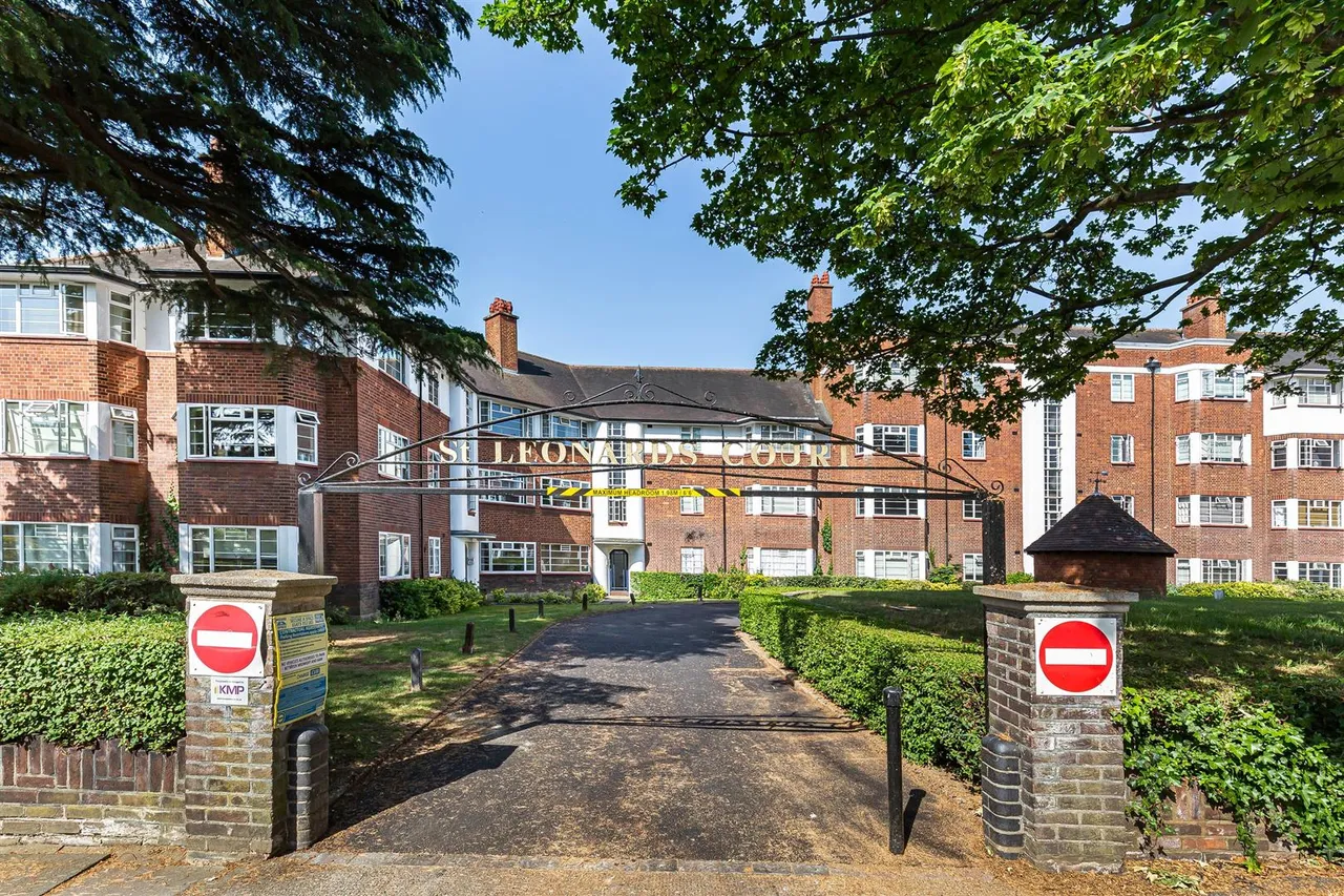 St Leonards Court, East Sheen, SW14, photo 8