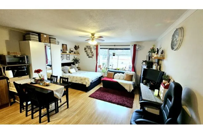 flat for sale, Douglas Road, Staines-Upon-Thames, TW19