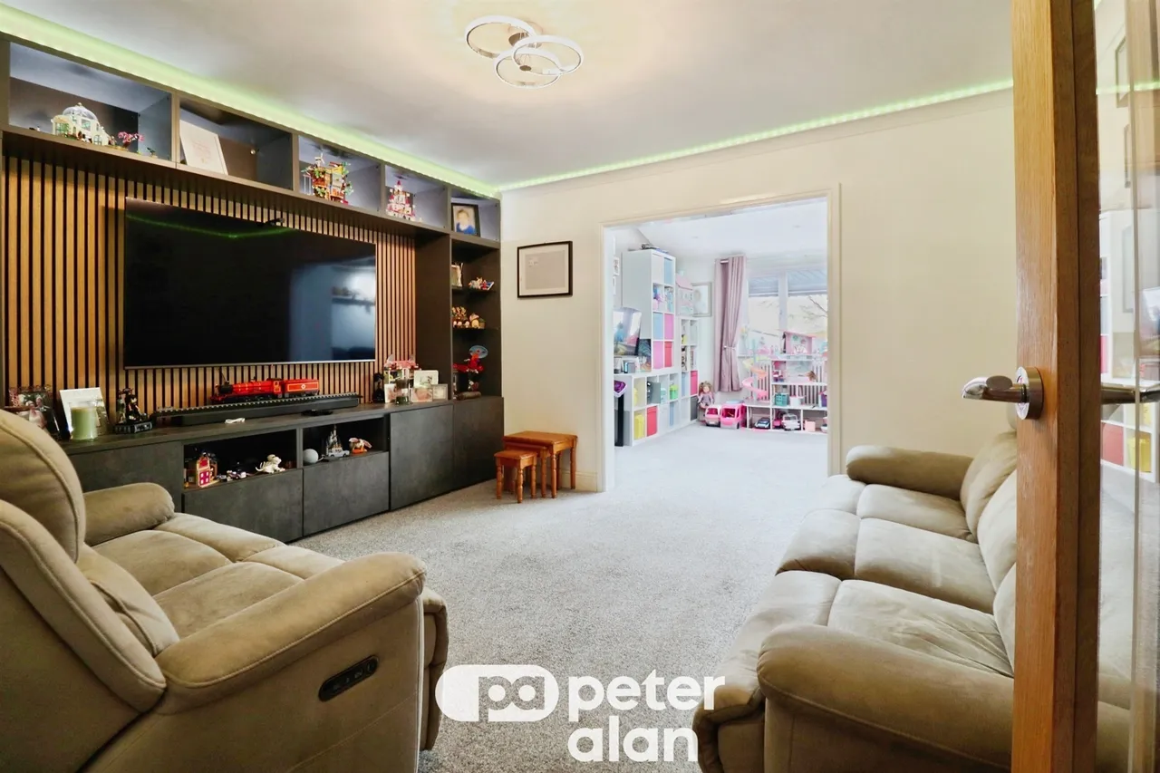 Angle Place, Cardiff, CF14, photo 7