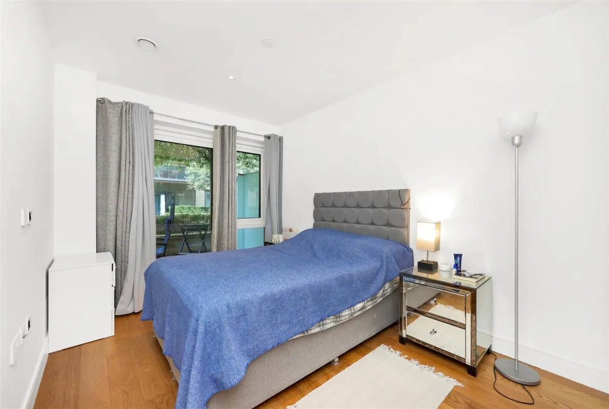 Longfield Avenue, Dickens Yard, W5, photo 7