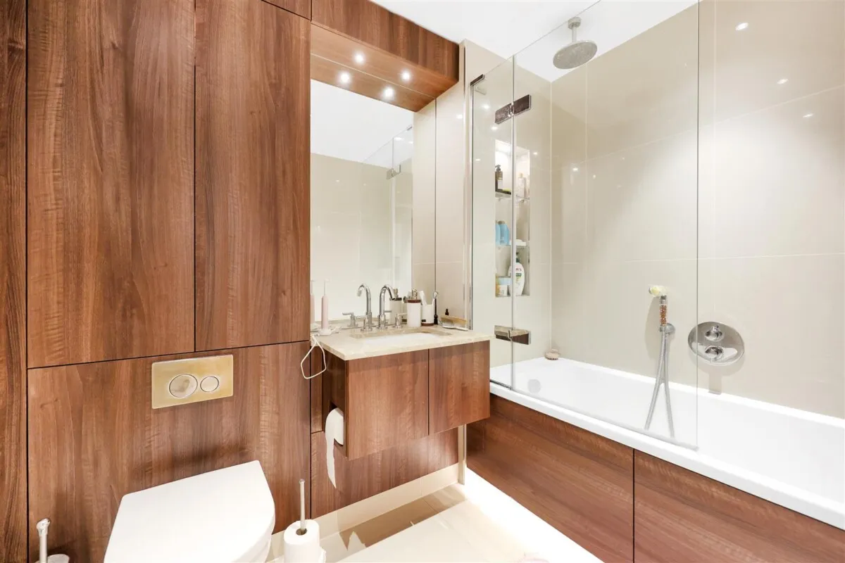 Longfield Avenue, Dickens Yard, W5, photo 6