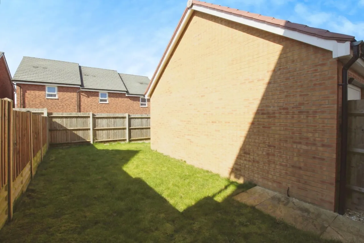 Briggington Way, Leighton Buzzard, LU7, photo 13