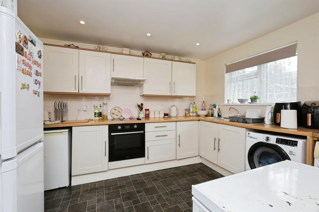 The Square, Pevensey Bay, BN24, photo 8