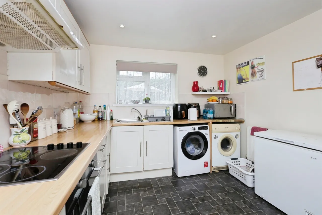 The Square, Pevensey Bay, BN24, photo 6