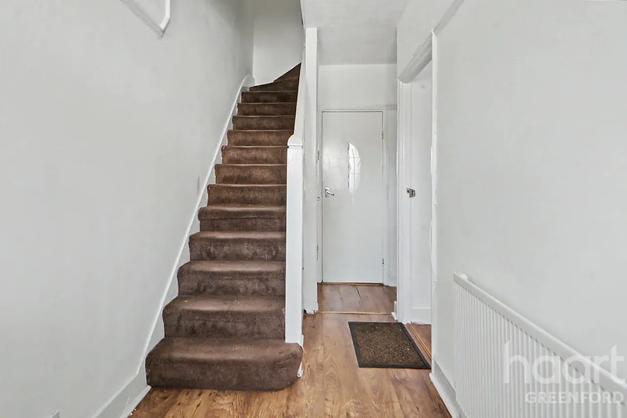 Kings Avenue, Greenford, UB6, photo 2