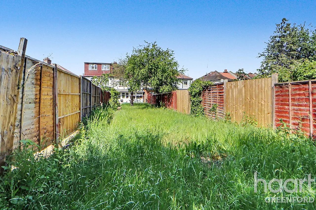4 bed house for sale, Kings Avenue, Greenford, UB6