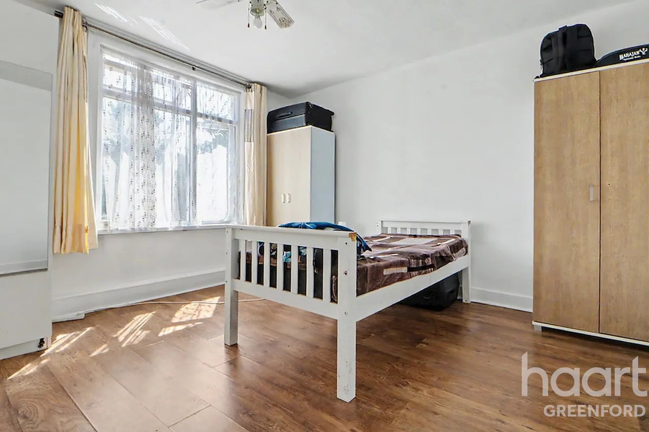 Kings Avenue, Greenford, UB6, photo 4