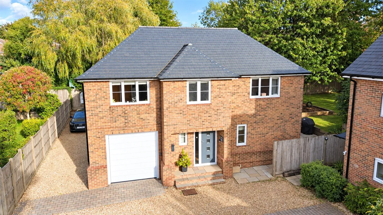 4 bed house for sale, Winchester Road, Four Marks, GU34
