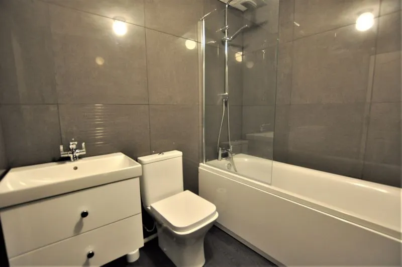 To LetChorley Road, Adlington, photo 8