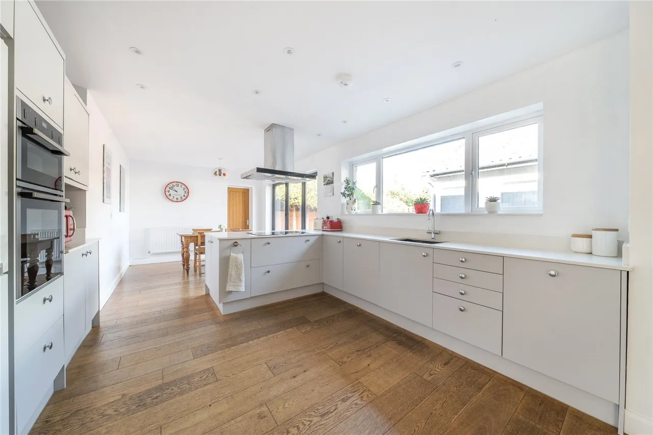 Cleevelands Avenue, Pittville, GL50, photo 3