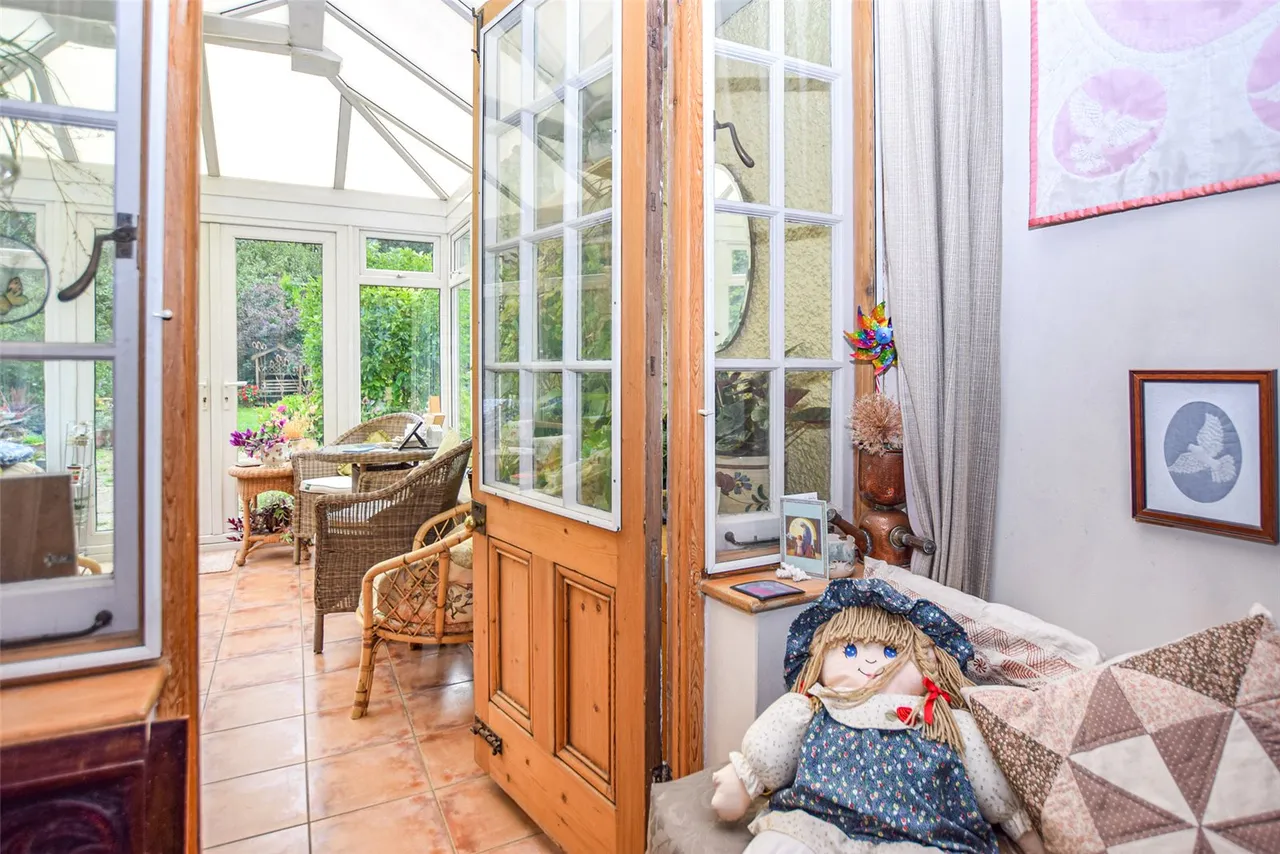 Kings Road, Fleet, Hampshire, GU51 3AP, photo 11