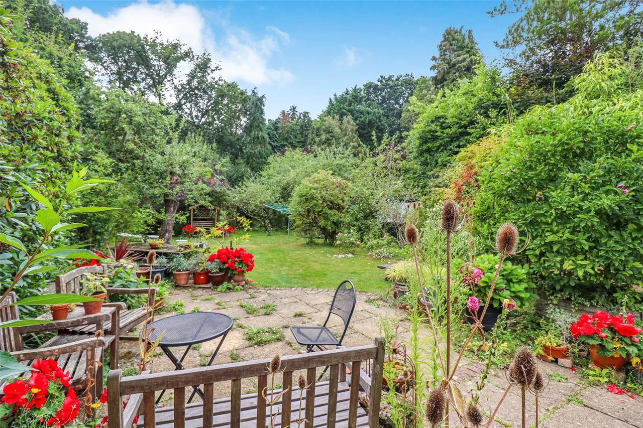 Kings Road, Fleet, Hampshire, GU51 3AP, photo 2