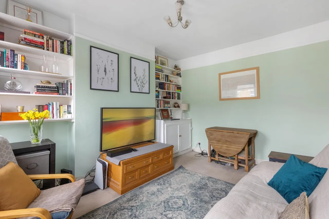 Battersea Rise, London, SW11, photo 3