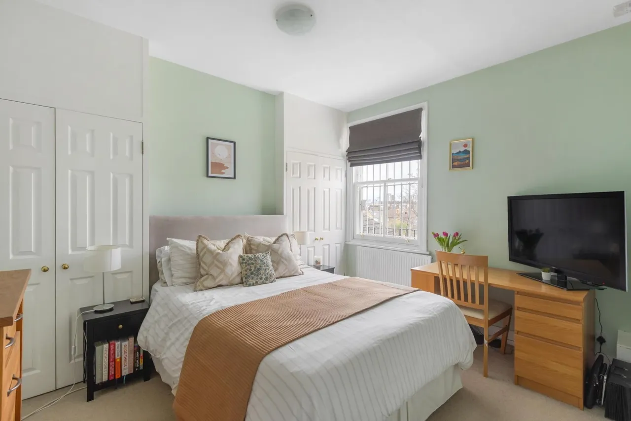 Battersea Rise, London, SW11, photo 5