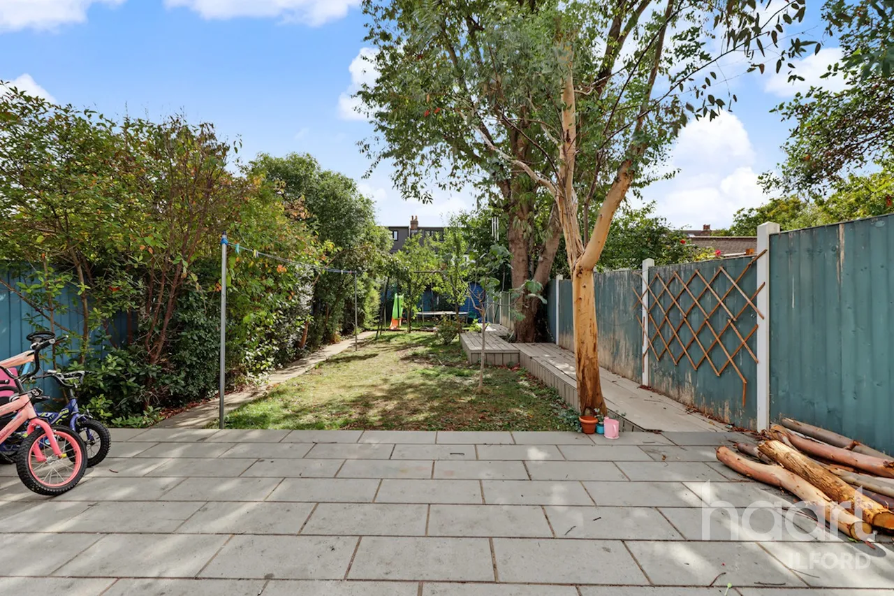 St Andrews Road, Ilford, IG1, photo 13