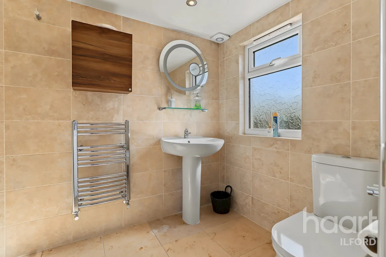 St Andrews Road, Ilford, IG1, photo 25