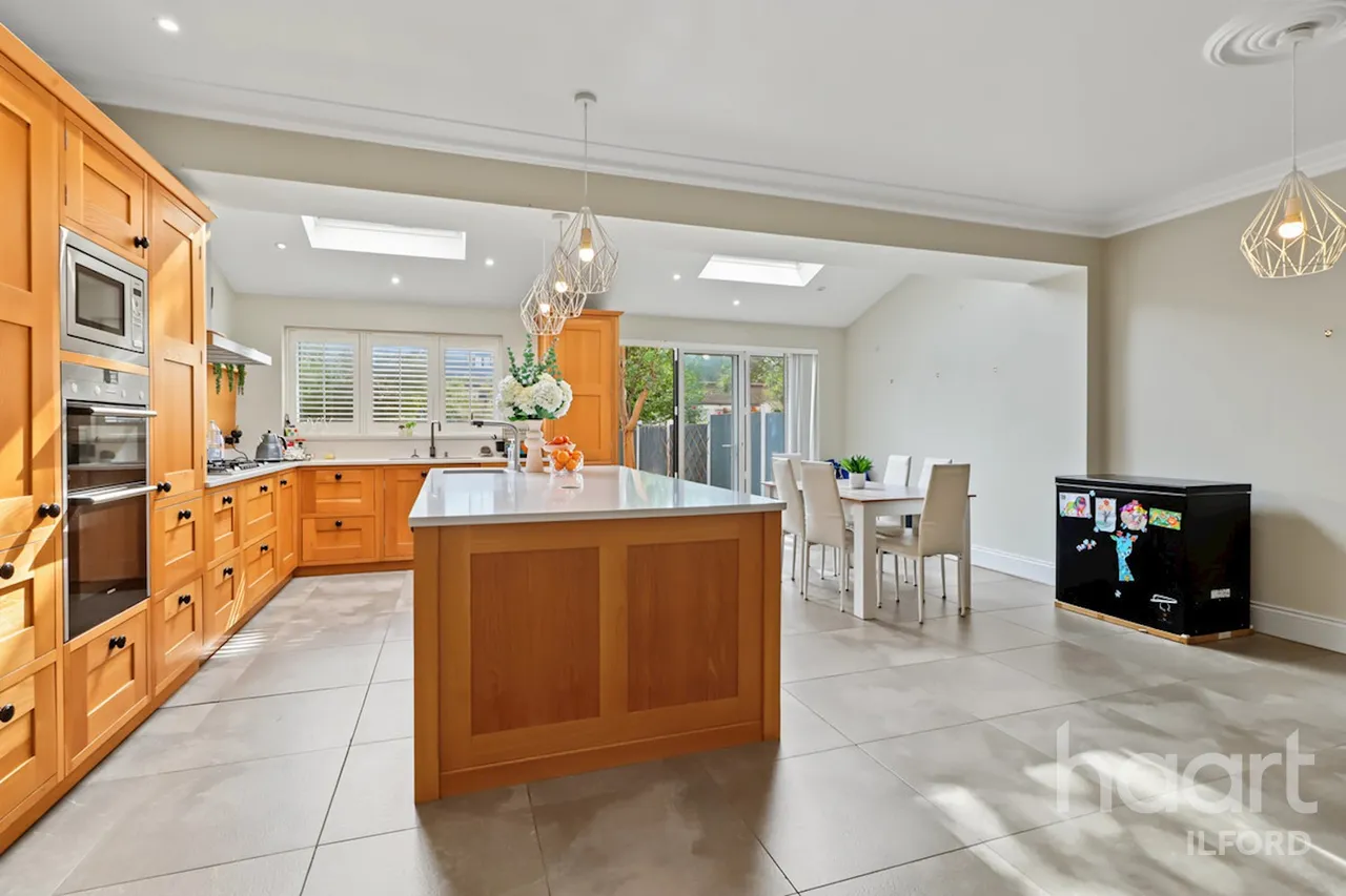 St Andrews Road, Ilford, IG1, photo 4