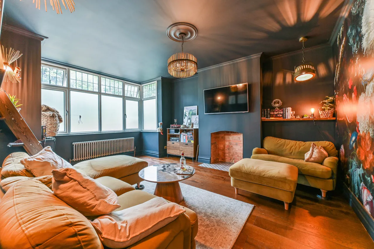 285 Addiscombe Road, Croydon, photo 2